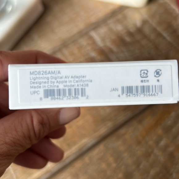 Apple lightening digital AV adapter - Picture 3 of 5